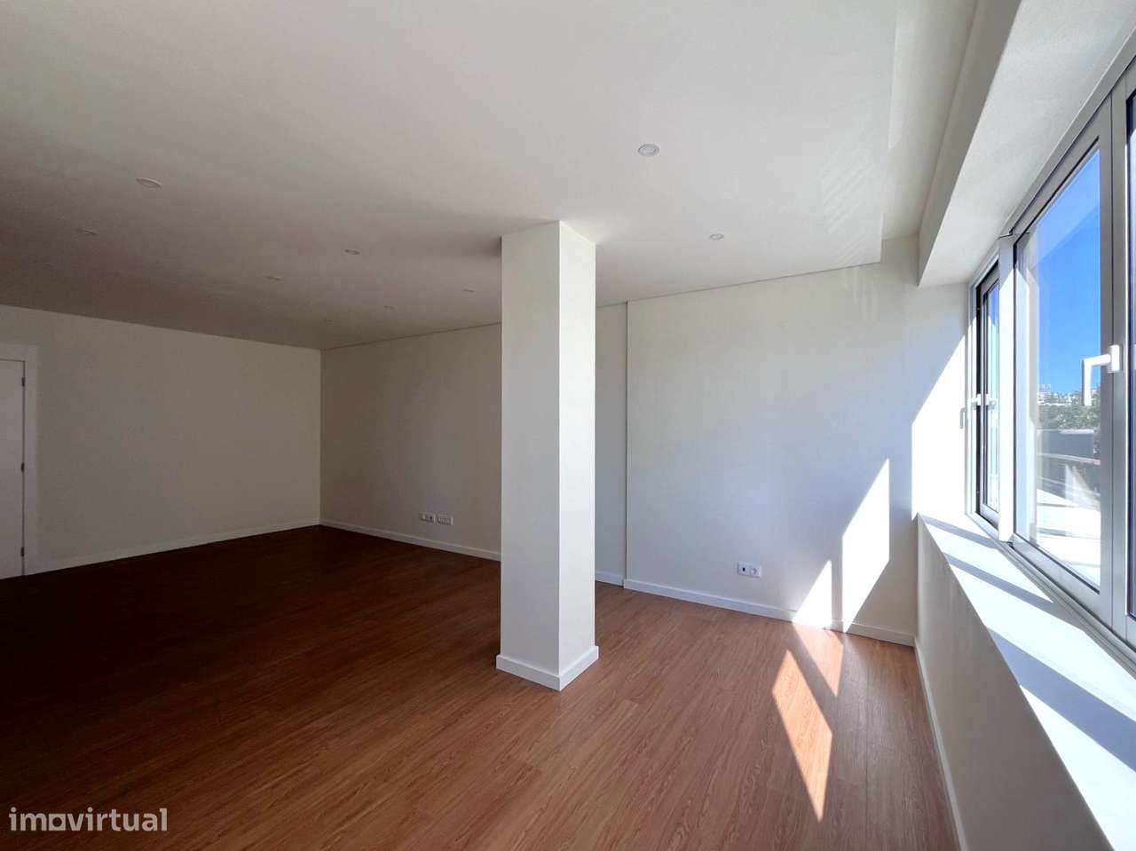 T4 totalmente renovado no Pinheiro Manso na Avenida da Boavista, Porto - Grande imagem: 5/28