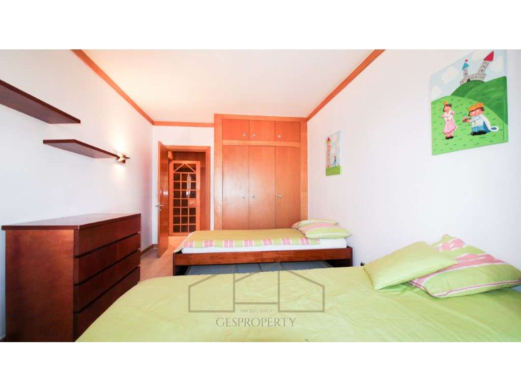 Apartamento T4 nas Torres das Amoreiras-29