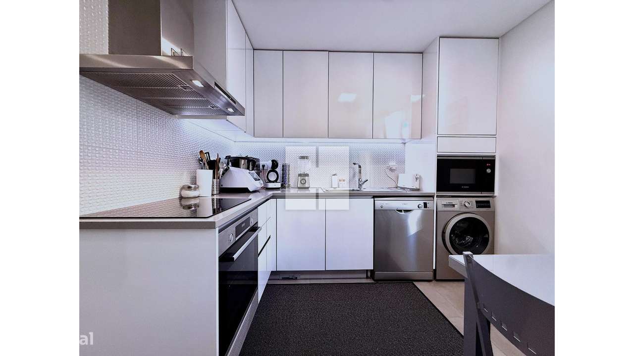 Apartamento T3 Seminovo c/ Terraço-21