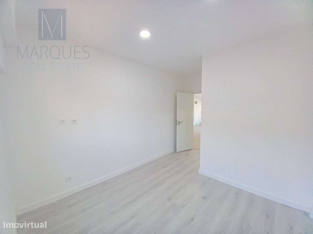 Apartamento T3 Duplex com garagem na Costa de Caparica-12