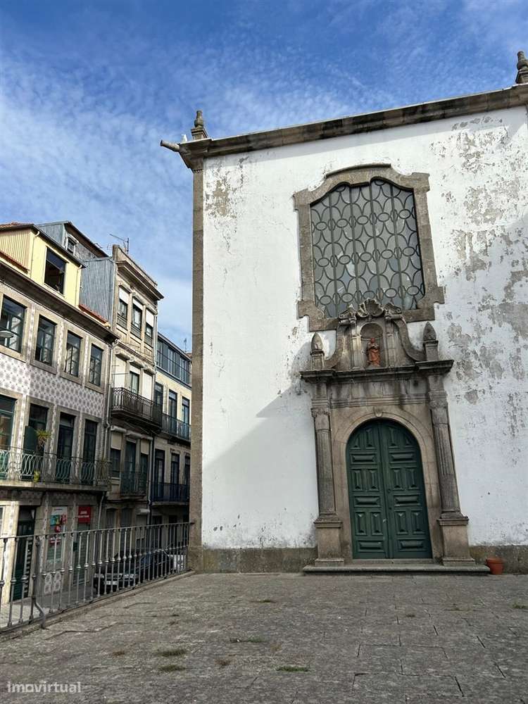Prédio para Reabilitar na Baixa do Porto junto à Universidade Lusófona - Grande imagem: 5/24