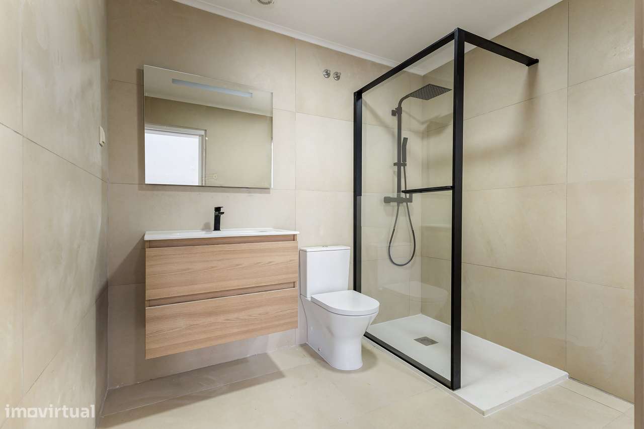Moradia T1  totalmente renovada | Nova Construção-12