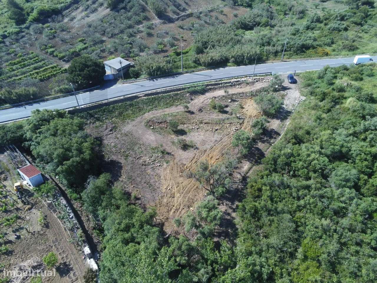 Terreno Rustico vedado e com furo - Grande imagem: 4/6