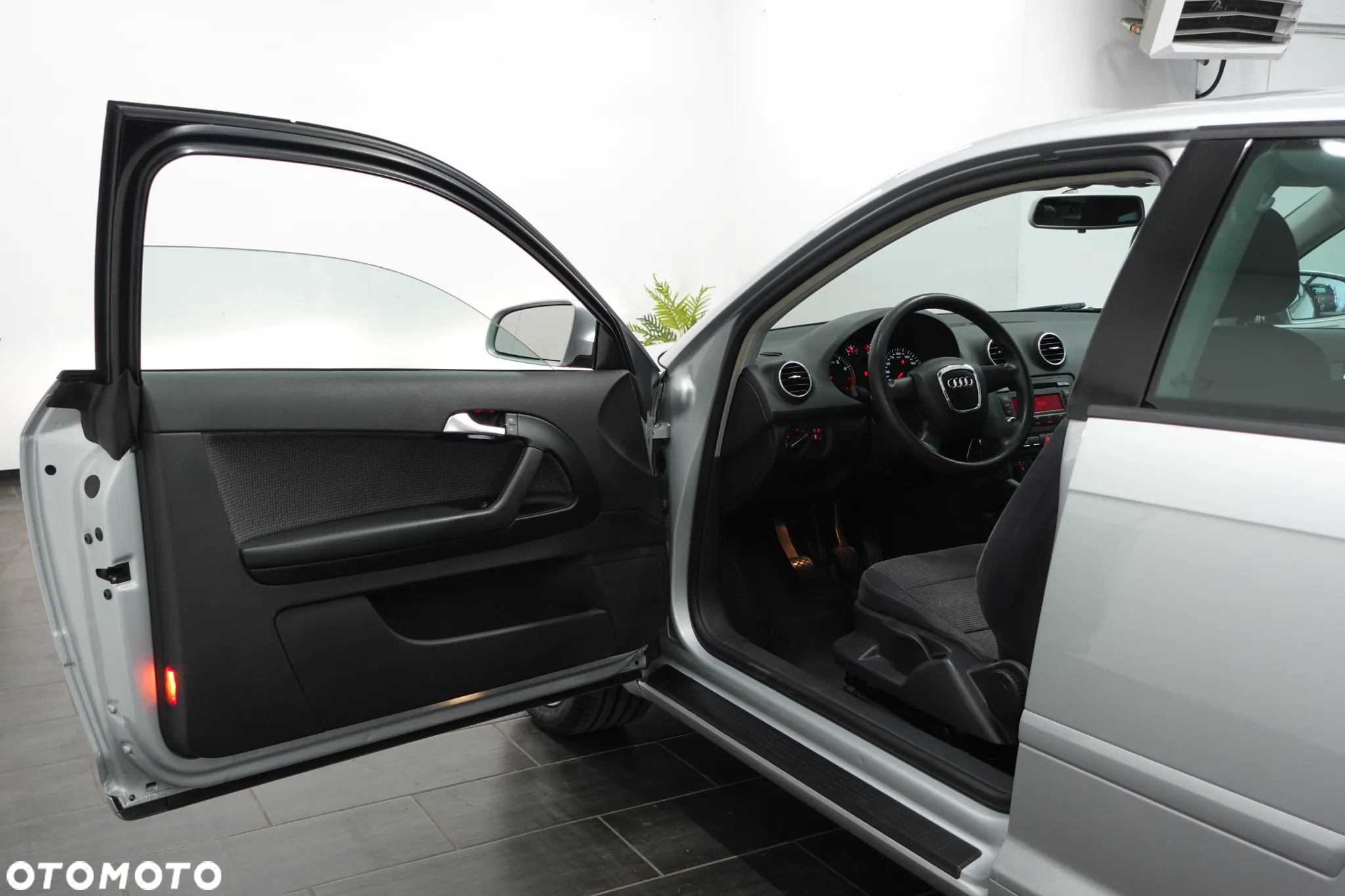 Audi A3 1.6 Ambiente - 21