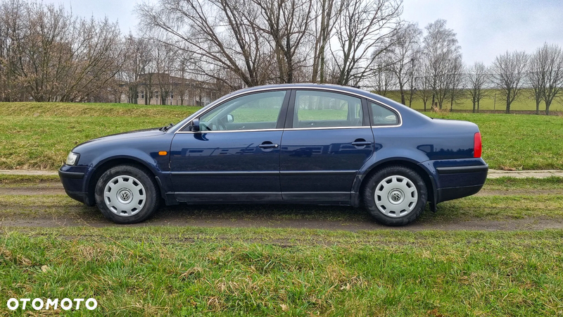 Volkswagen Passat 1.8T - 1