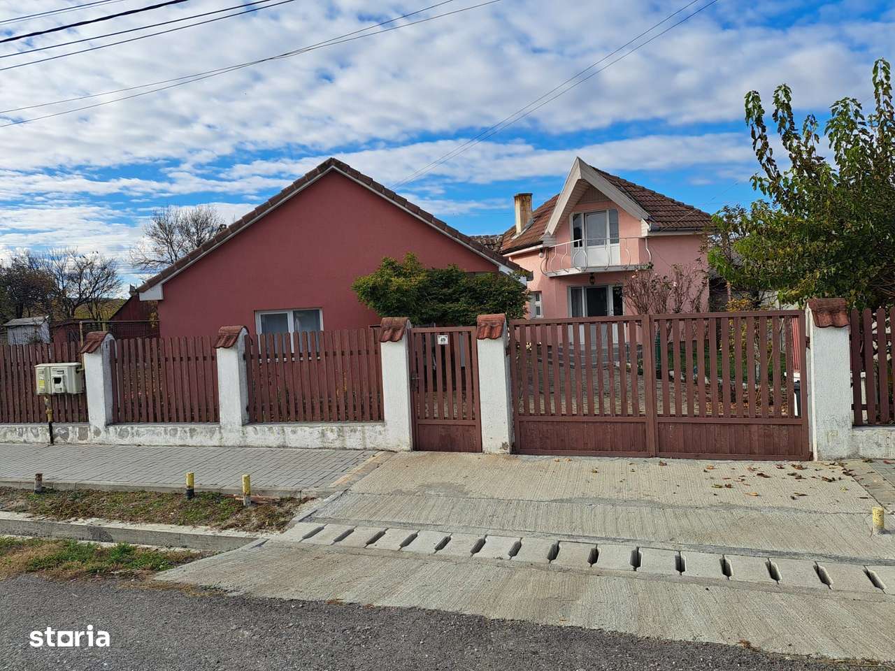 OFERTA in Băcia. Hunedoara ! Proprietate 2 case + Cabană - Imagine principală: 1/17