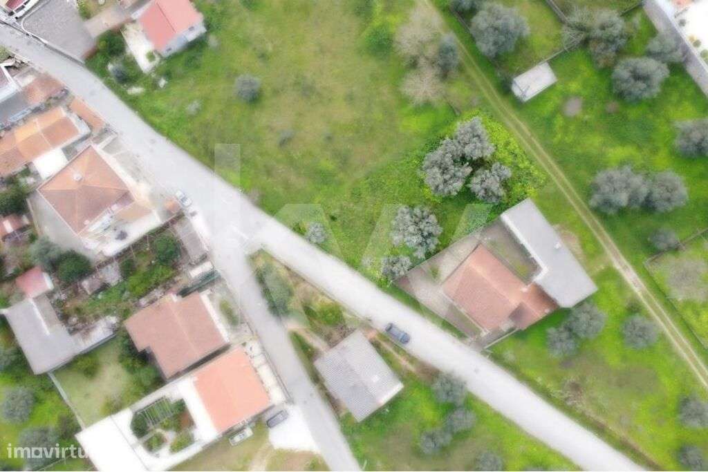 Terreno urbano com 650m2 e viabilidade de construção no centro de Sant - Grande imagem: 2/7