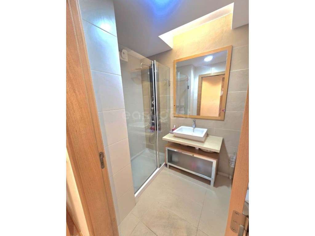 Apartamento T3 - Colinas do Cruzeiro c/ Garagem - Grande imagem: 4/20