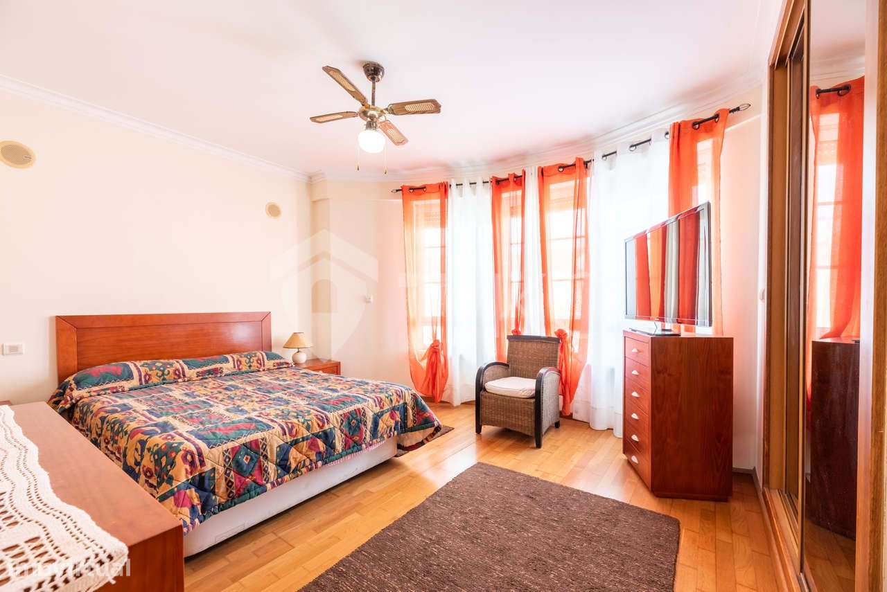 Moradia, 342 m², Charneca de Caparica e Sobreda-25