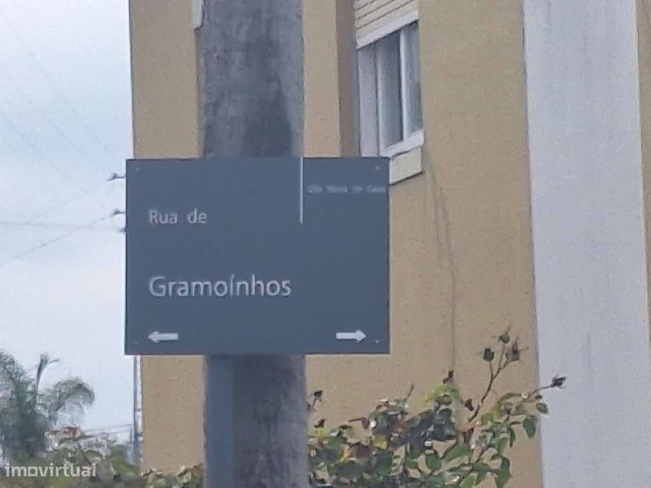 CPM25010 garagem 26m2  p 2 viaturas próx Macdonalds Vilar Paraiso V12-5