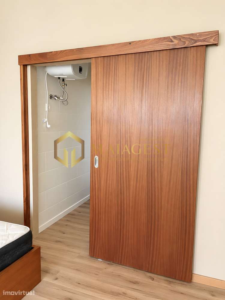 T0 Remodelado e Mobilado no Centro de São Mamede de Infesta-9