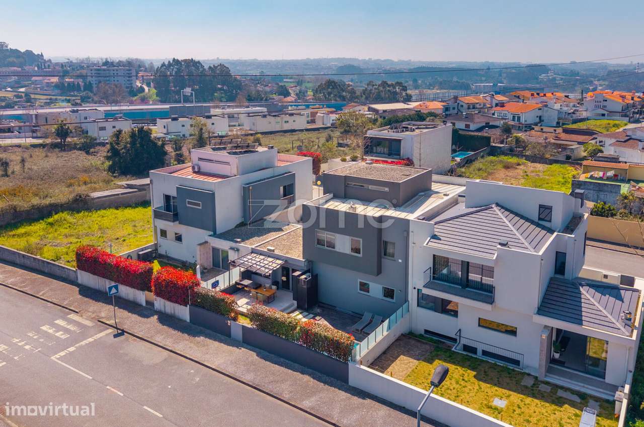 MORADIA T3 COM PISCINA - Grande imagem: 4/60