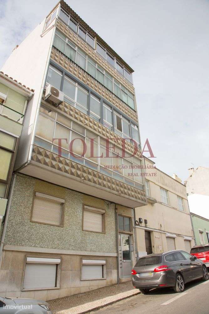 Prédio Centro Almada - Grande imagem: 2/17