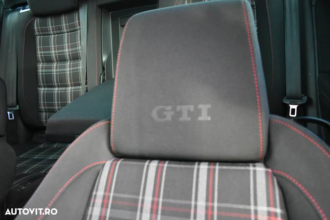 Volkswagen Golf 2.0 TSI GTI - 29