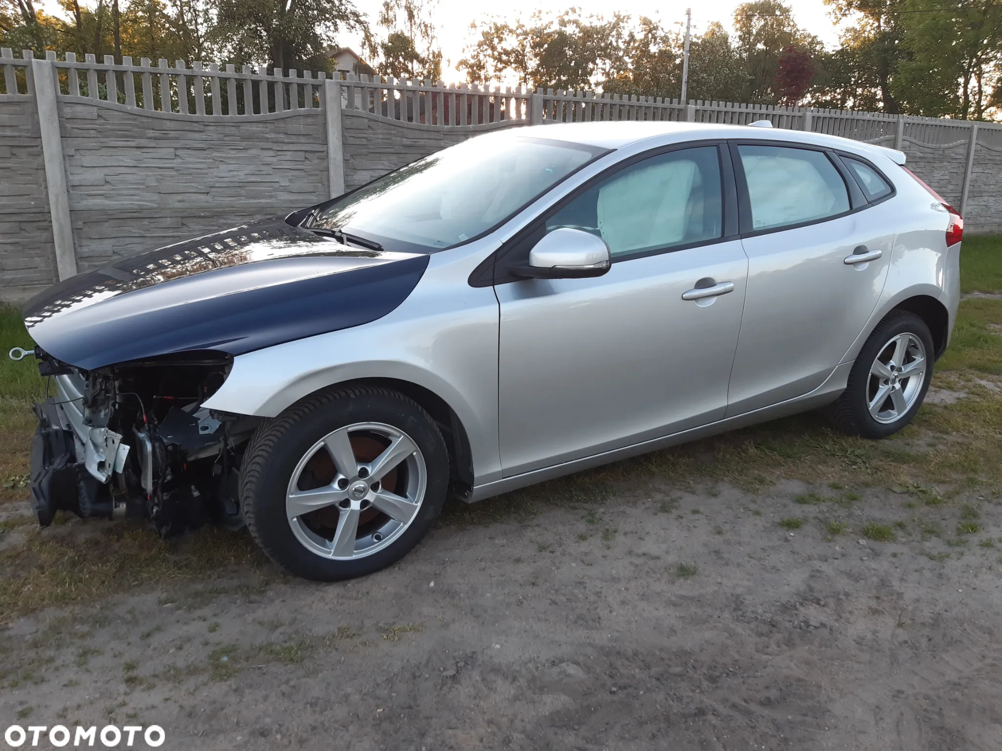 Volvo V40 T2 Momentum - 5