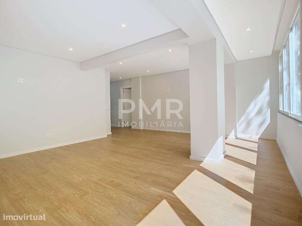 Apartamento T3 totalmente remodelado, para venda  no Lumiar.-1