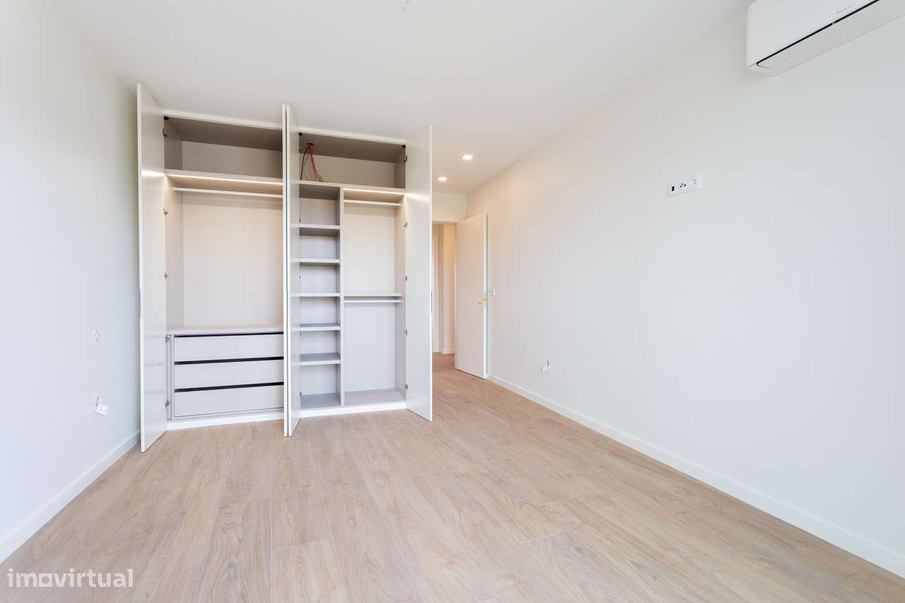Apartamento T3 Novo a Estrear | 3 Suites | Vista Rio | Garagem Box | C-41