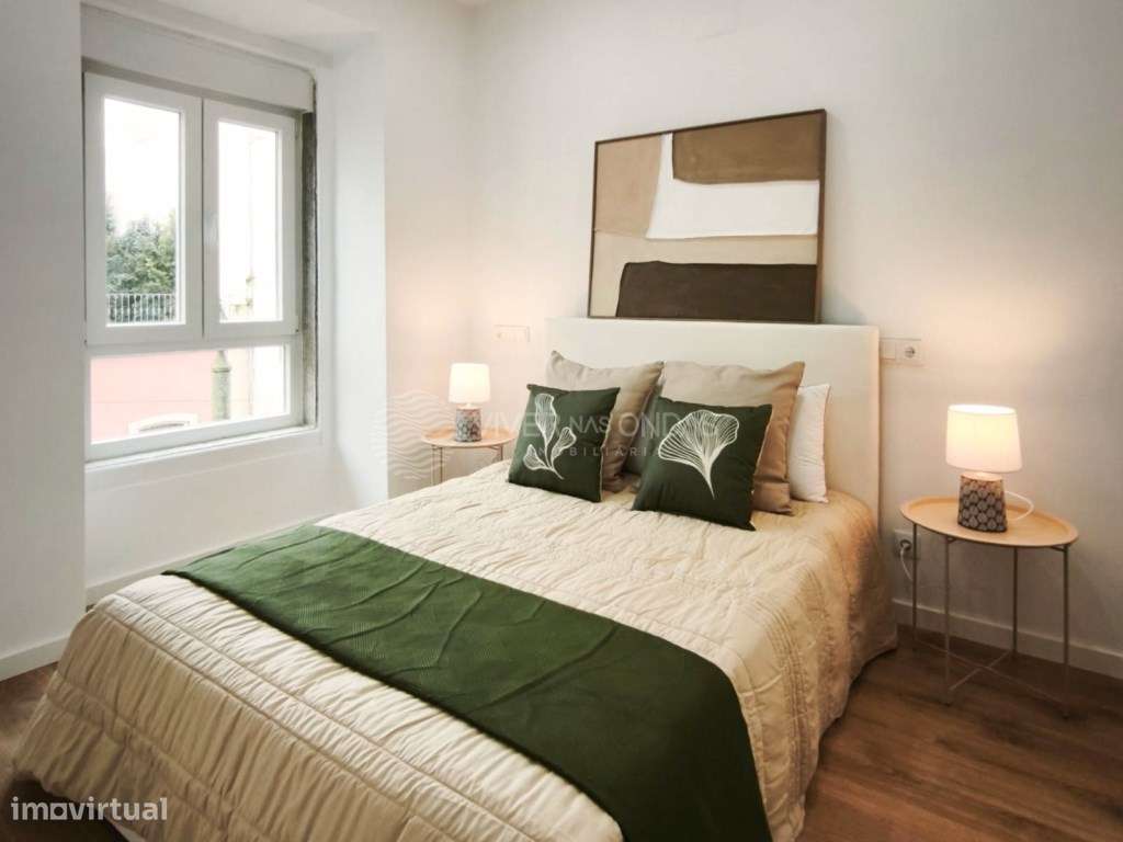 Apartamento T3 totalmente remodelado, com arrecadação, em Benfica.-22