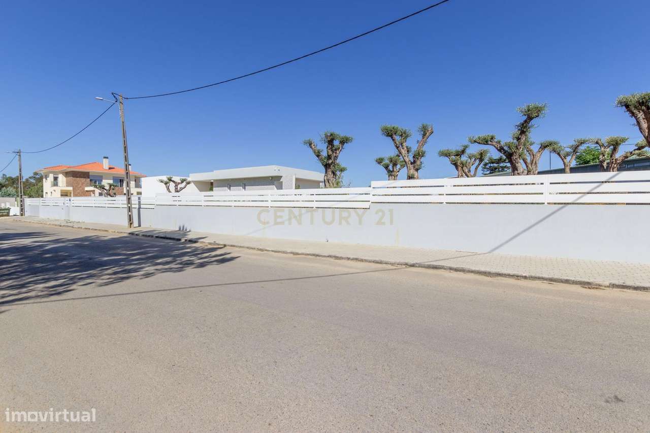 Vila Alegre / Fernão Ferro - Luxuosa moradia isolada térrea de 4 assoa-32