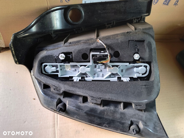 Lampa prawy tył Opel Zafira B oryginalna 13252448 - 3