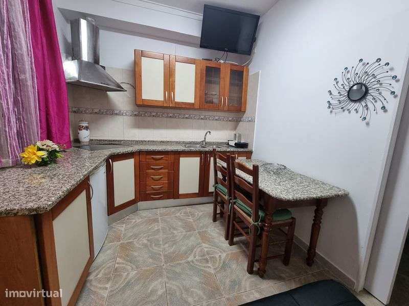 Casinha individual (só para 1 pessoa) em moradia na Granja, Vialonga - Grande imagem: 3/11