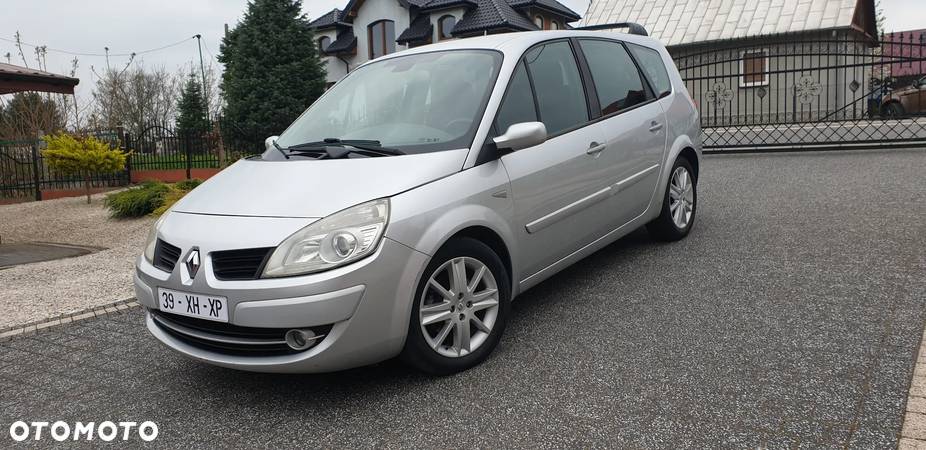 Renault Grand Scenic - 1