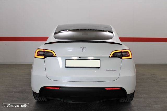 Tesla Model Y Long Range Dual Motor AWD - 4