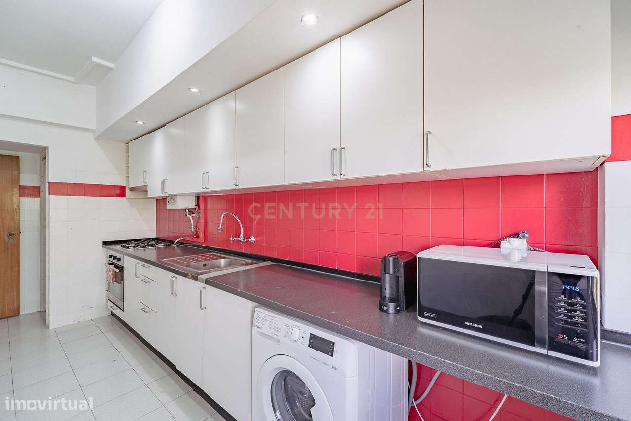 Apartamento T2 na Quinta do Rouxinol, Corroios-3
