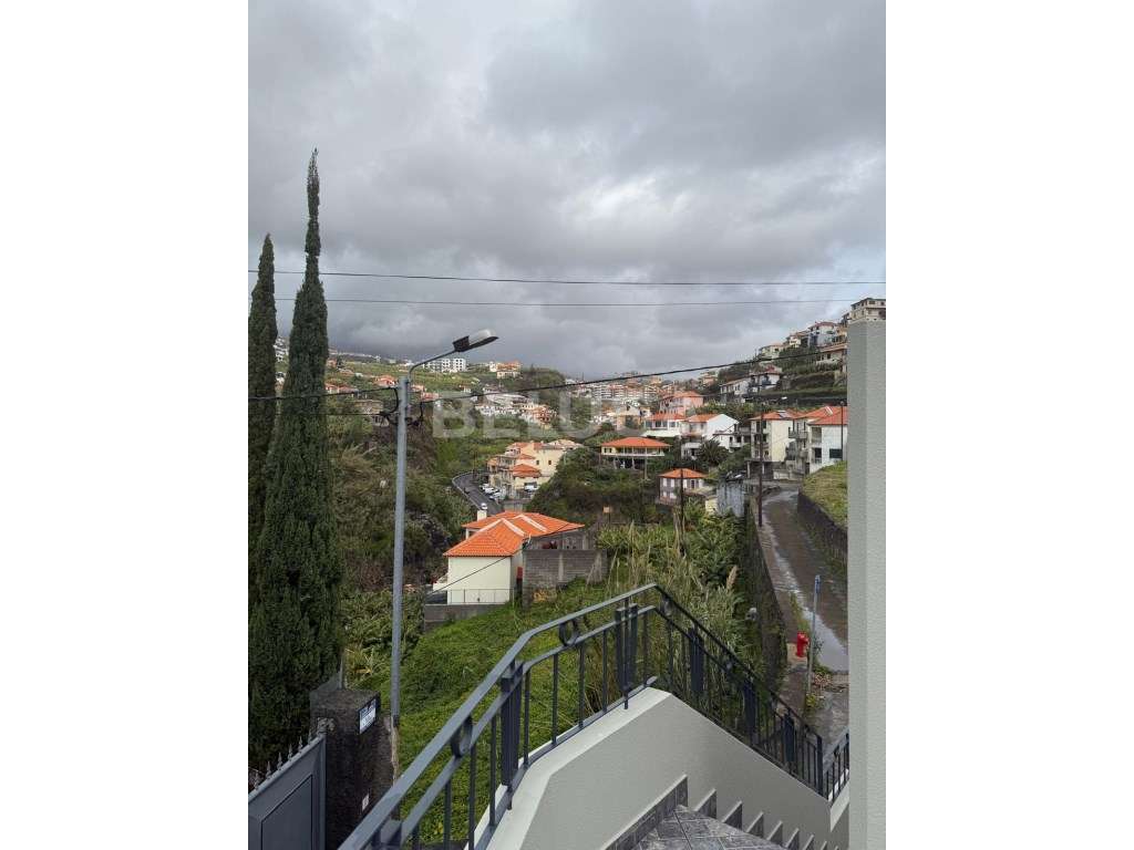 MORADIA T3 || CÂMARA DE LOBOS-49