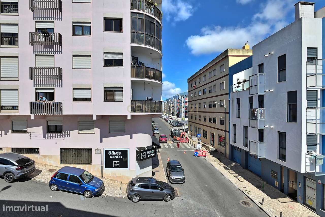 Apartamento T2 para venda em Mem Martins-19