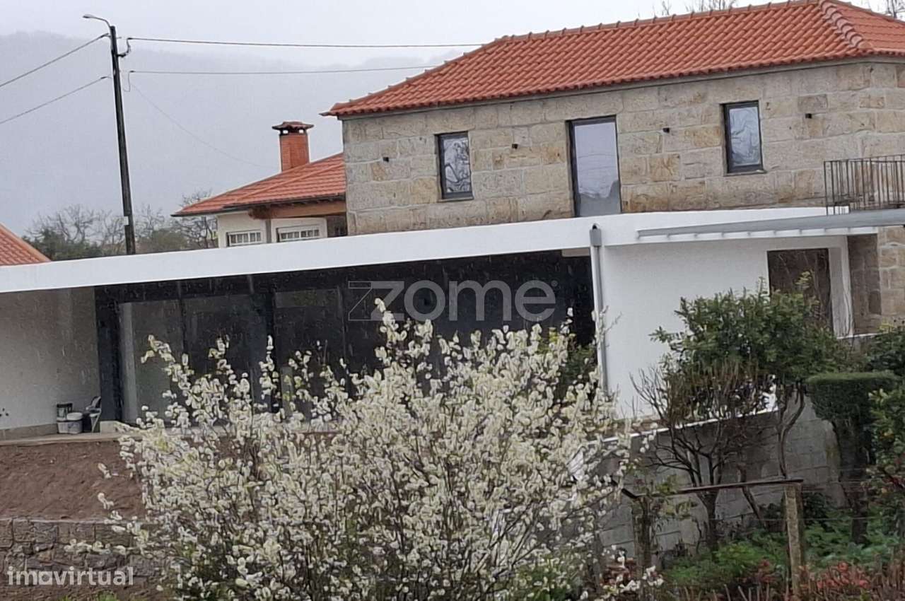 Moradia T3 com boas àreas na Ribeira (nova) - Grande imagem: 3/22