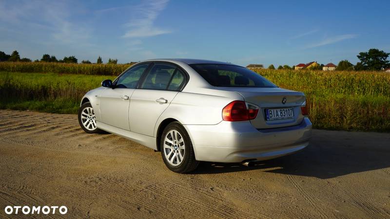 BMW Seria 3 318i - 10