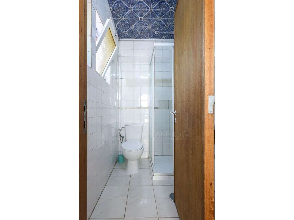 Moradia T6 em Monte Abraão-19