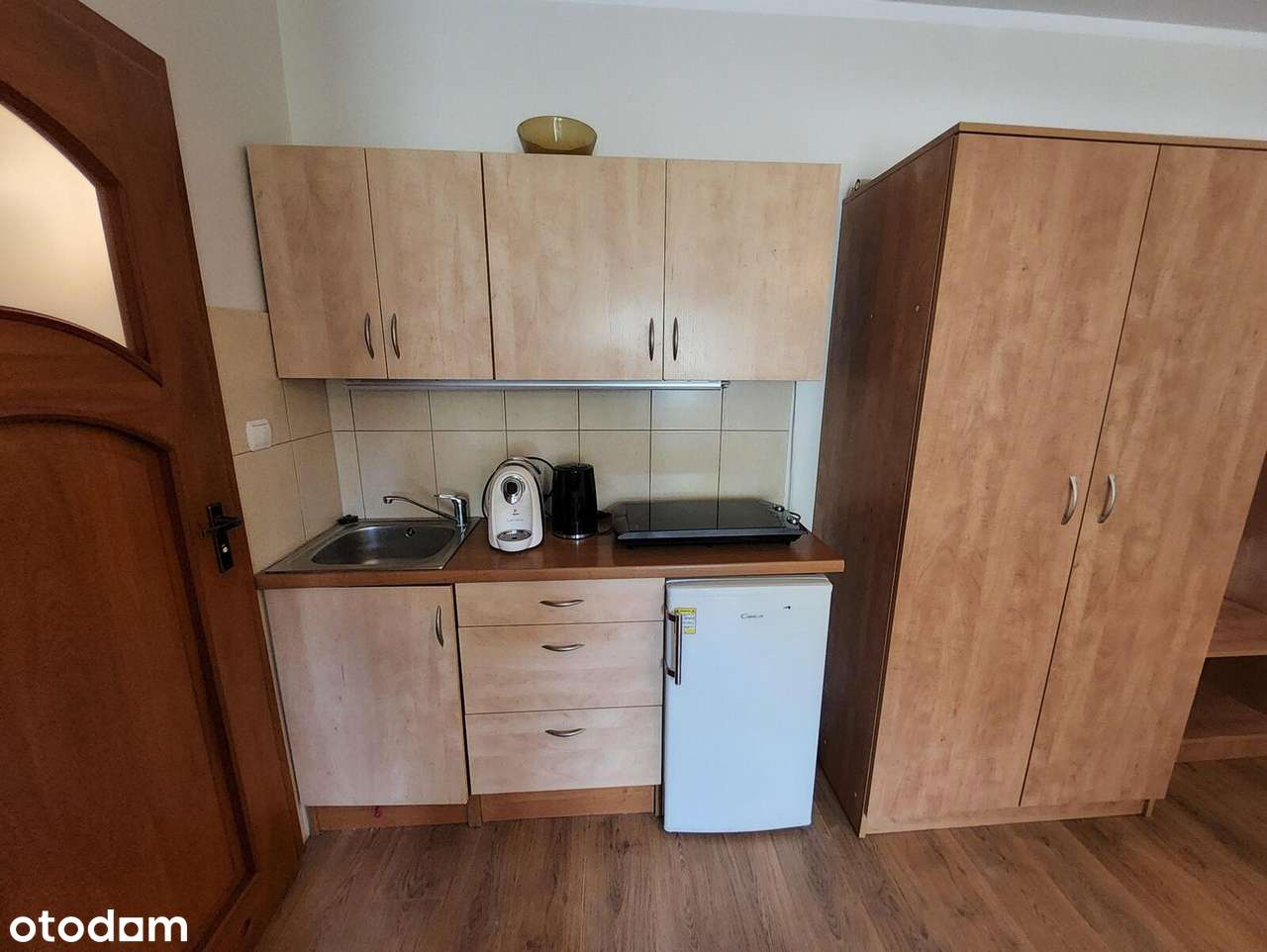 Uroczy pensjonat w lesie, blisko morza.-6