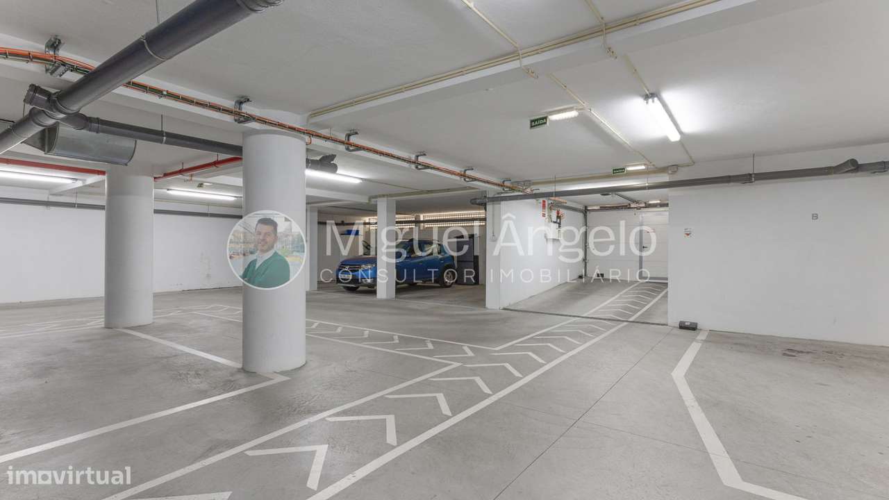 T3 em excelente estado com box e varandas - Urbanização dos Germanos-10