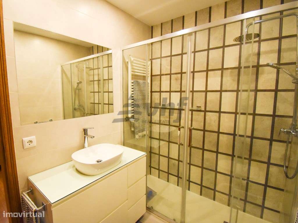 T2 espaçoso com varanda, garagem e excelente exposição solar-20