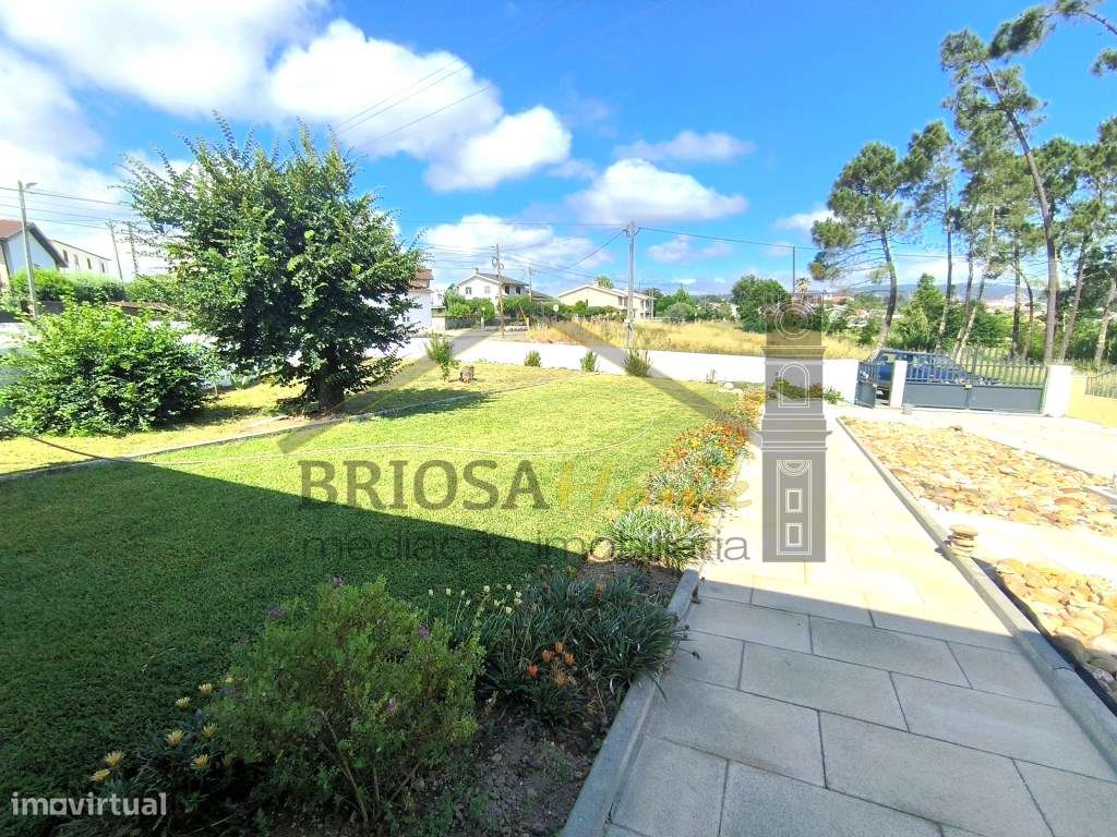 Moradia T3 em Vila Nova de Poiares-8