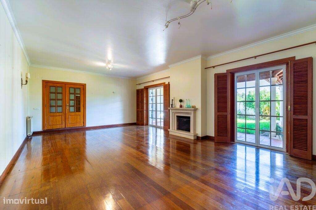 Casa / Villa T5 em Marinha Grande de 341,00 m2 - Grande imagem: 4/30
