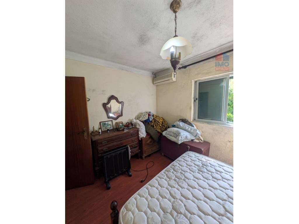 QUINTA COM MORADIA T3 PISCINA TERRENO E ANEXOS-30