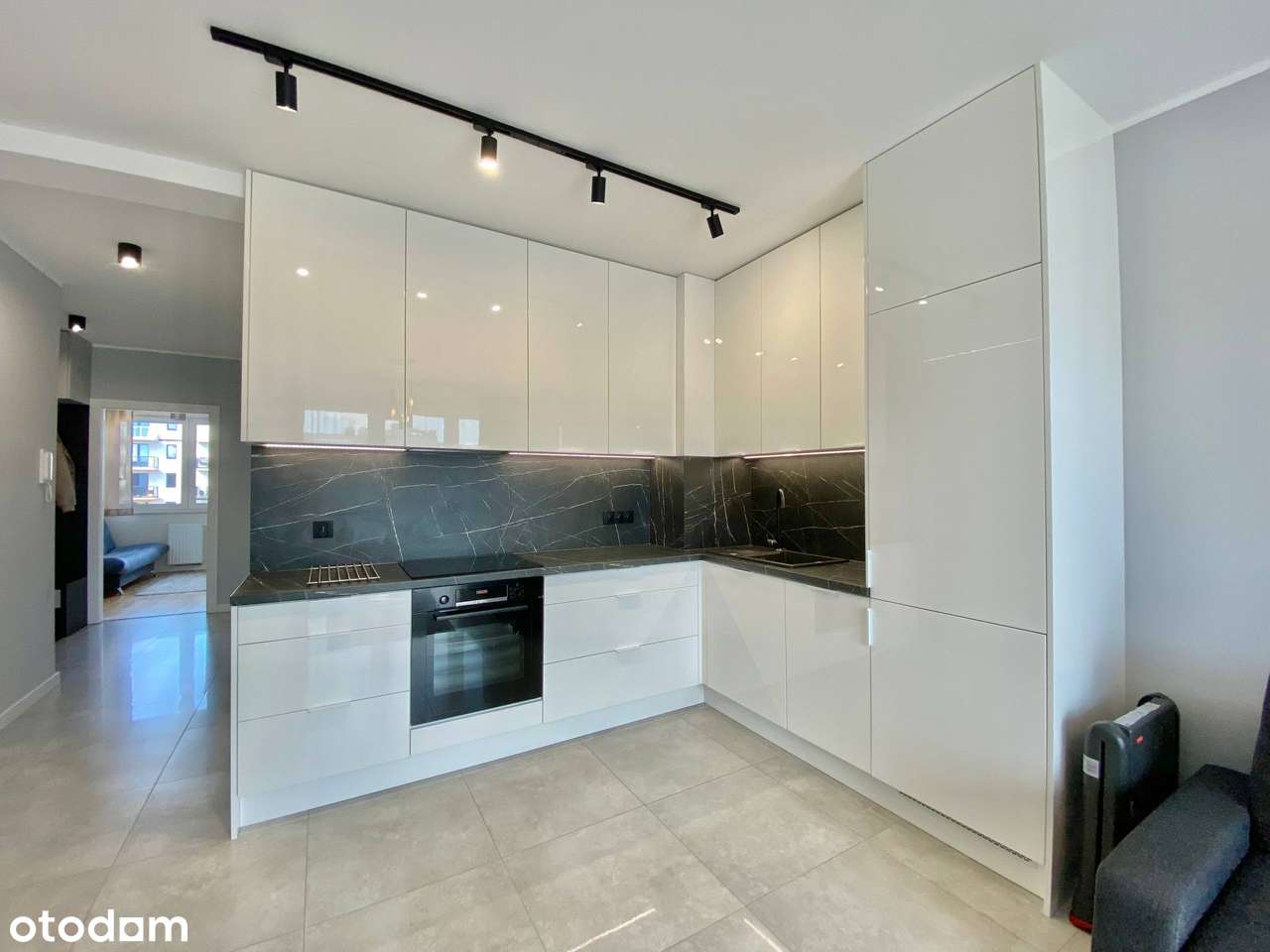 Wysoki standard | Taras | Garaż | Komórka | Klimatyzacja - Pełny obrazek: 4/17