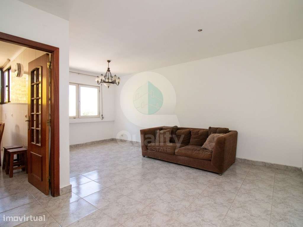 Excelente Apartamento T2 na Cidade Sol-5