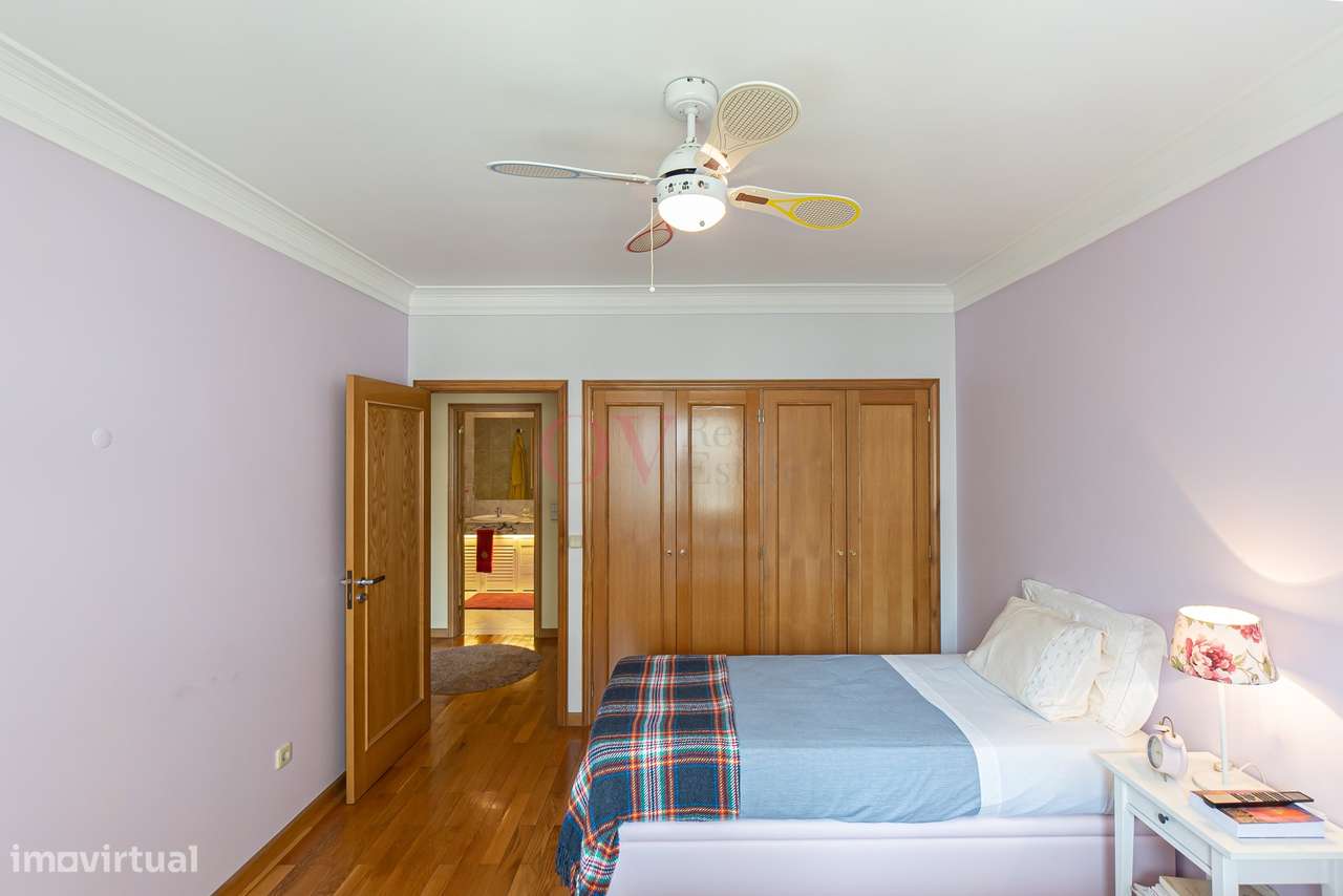 Para venda, apartamento T5 Rua Domingos Sequeira Porto, com varandas,-18