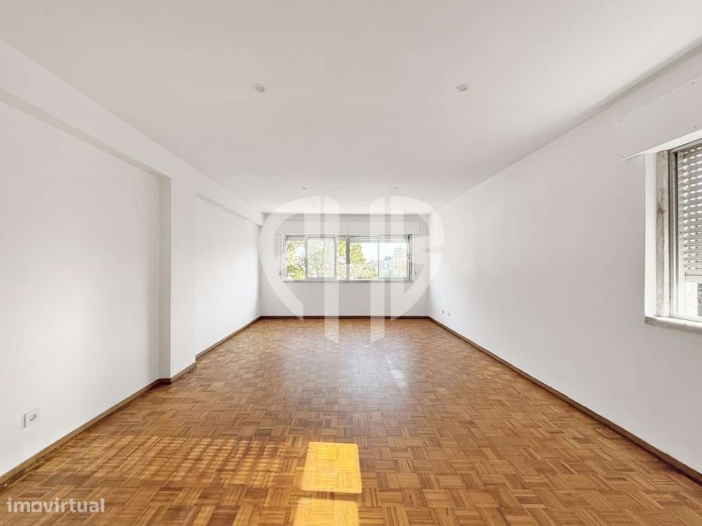 Apartamento T3 com 127 m² | Arrecadação nas Águas Furtadas | Massamá-2