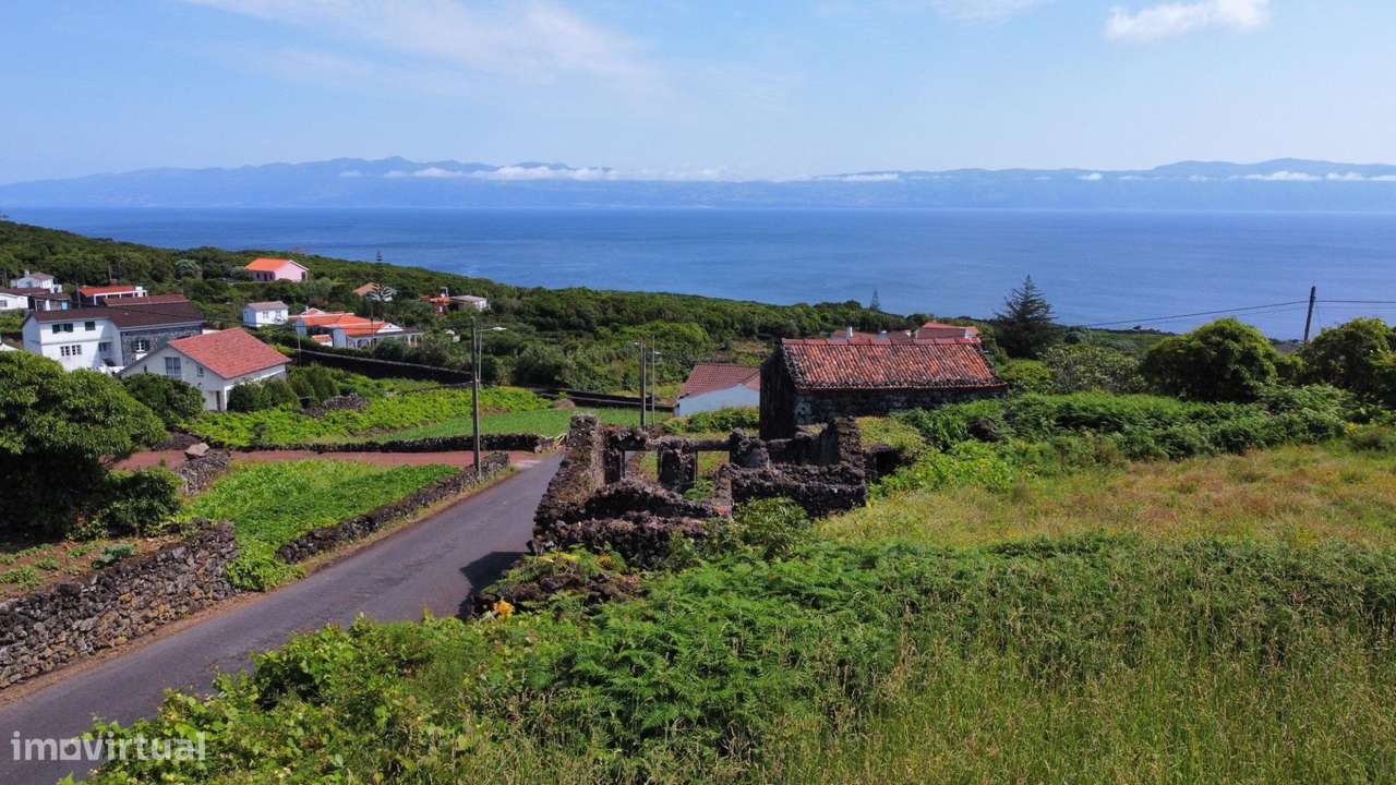 Ruína com Potencial Turístico e Vistas Deslumbrantes na Ilha do Pico-10