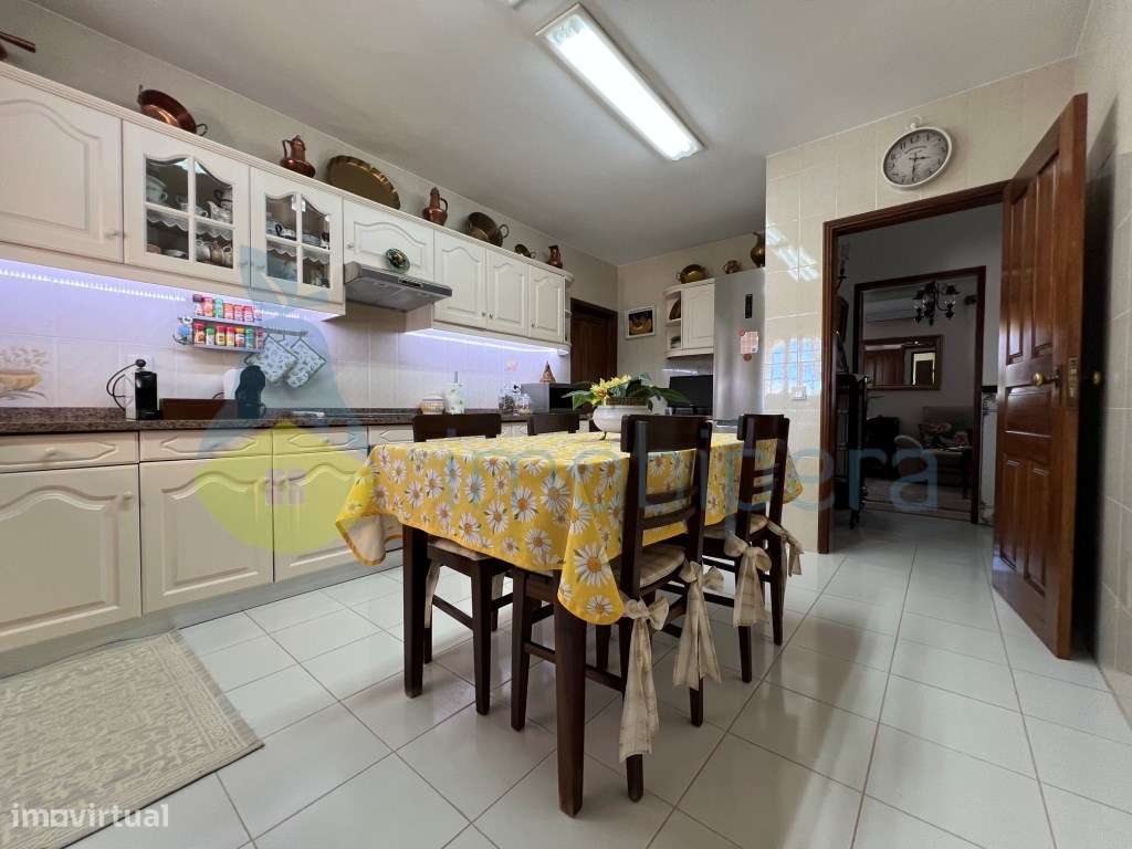 SOBERBA MORADIA T6 COM CASA DE HOSPEDES EM ANEXO-36