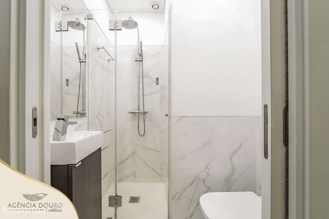 Apartamento T4 com varandas, em Aldoar, Porto-22