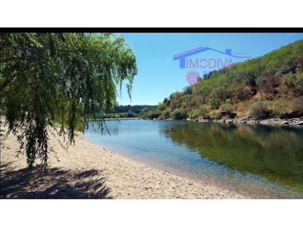 Moradia T2 com arrecadações, garagem e quintal em Constância-35