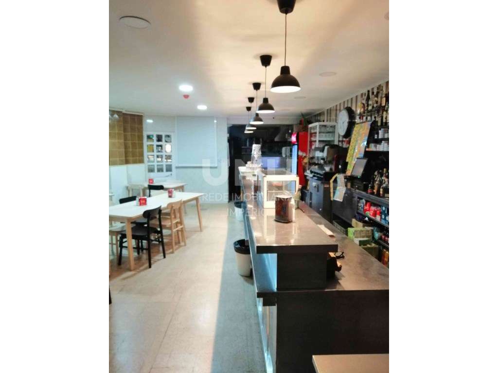 Restaurante totalmente equipado na Damaia de Cima-10