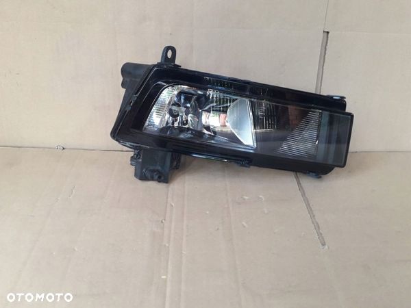 VW TOURAN 2015- PRAWY HALOGEN 5TA941662A Z ŻARÓWKA - 1