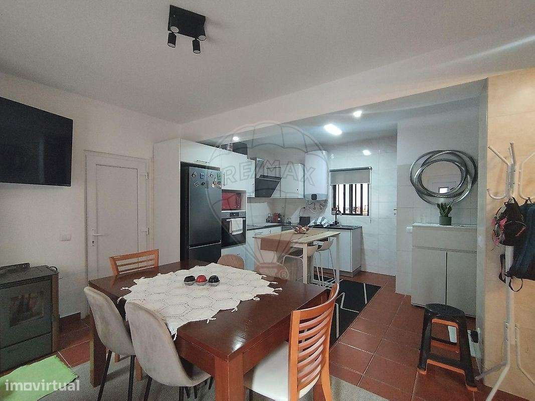 Moradia T2 Remodelada para Venda em Caixeira  Montemor-o-Velho-3